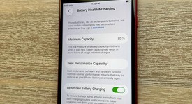 Mint
													Apple iPhone SE 3rd Gen 2022 - Unlocked, Red, 128 GB, A2595, photo 3 of 10