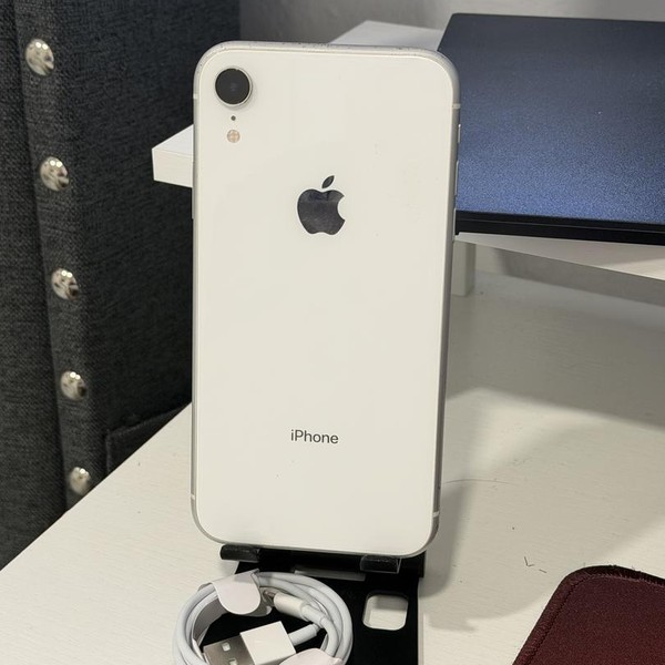 Apple iPhone Xr - Unlocked, White, 64 GB, A1984
