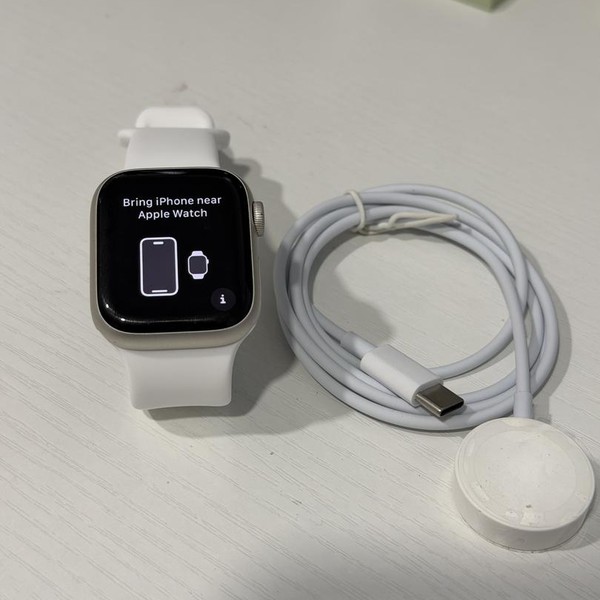 Apple Watch Series 8 41mm - Silver, A2770 - GPS, Aluminum