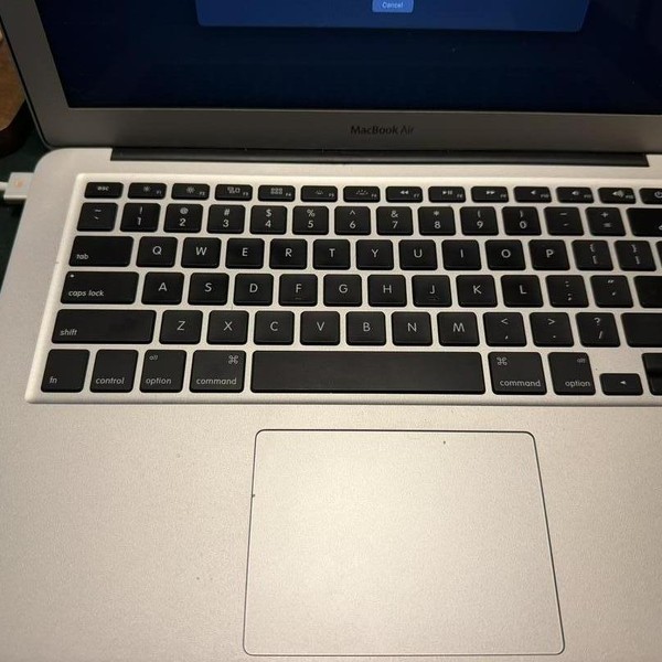 MacBook Air 2017 - 13 inch - 128 GB, Silver, 8 GB, Intel Core i5