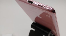 Good
													Samsung Galaxy S20 5G - T-Mobile, Pink, 128 GB, 12 GB, SM-G981U, photo 3 of 5