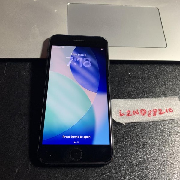 Apple iPhone SE 3rd Gen 2022 - Unlocked, 64 GB, Midnight, A2595