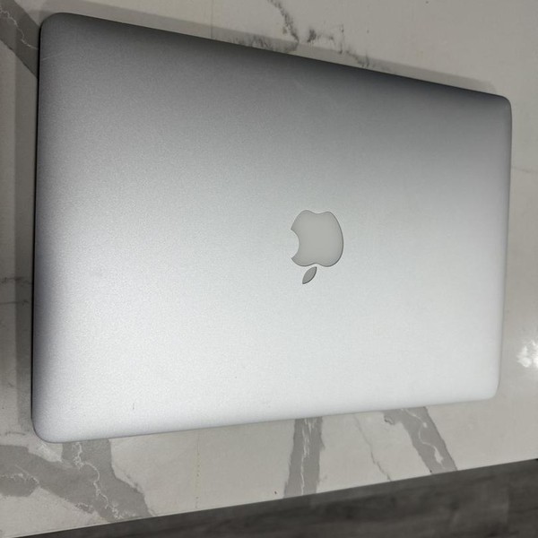 MacBook Air 2017 - 13 inch - 128 GB, Silver, 8 GB, Intel Core i5