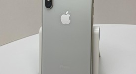 Good
													Apple iPhone Xs - Unlocked, Silver, 64 GB, A1920, photo 3 of 6