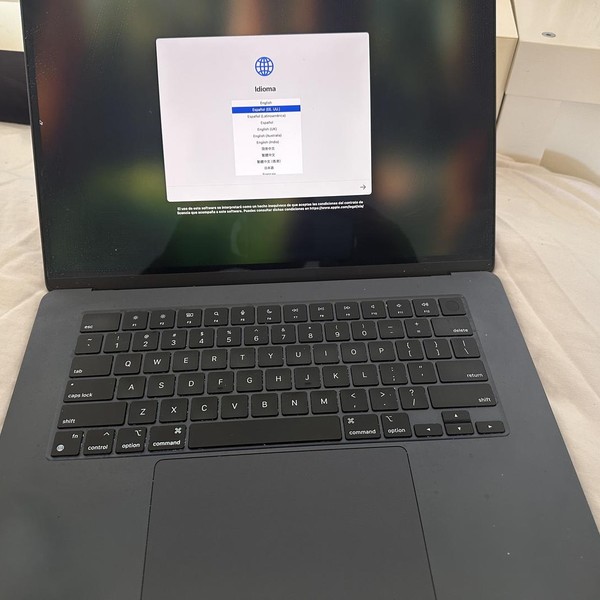 MacBook Air 2024 (M3) - 15 inch - 512 GB, Gray, 24 GB, Apple M3, 10-core GPU