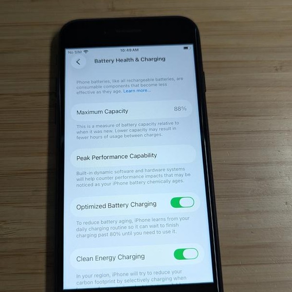 Apple iPhone SE 3rd Gen 2022 - Unlocked, 64 GB, Midnight, A2595