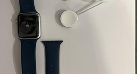 Good
													Apple Watch SE 1st Gen 44mm - Verizon, Silver, A2354 - Cellular, Aluminum, photo 1 of 2