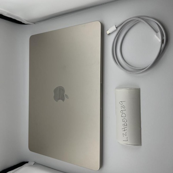 MacBook Air 2022 (M2) - 13