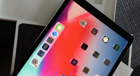 Good
													Apple iPad Pro 12.9" 2nd Gen 2017 - Unlocked, Gray, 512 GB, photo 2 of 7