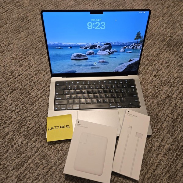 MacBook Pro 2021 - 14 inch - 512 GB, Silver, 32 GB, Apple M1 Pro 10-core