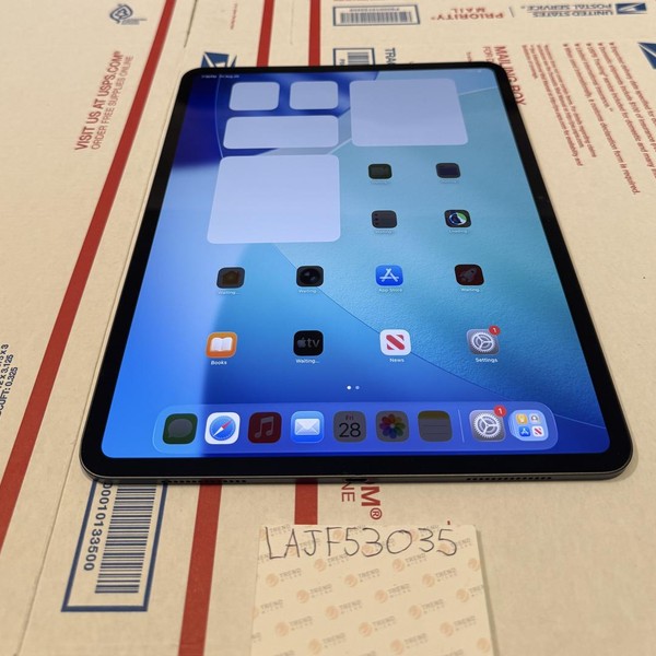Apple iPad Pro 13 inch (M4) 2024 - Wi-Fi, 256 GB, Black, 8 GB, A2925, Standard Glass