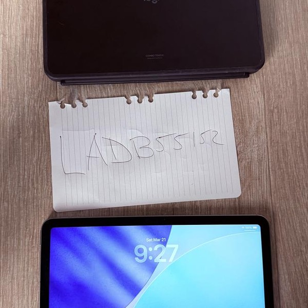 Apple iPad Air 11 inch (M2) 2024 - Unlocked, 128 GB, Gray, A2903