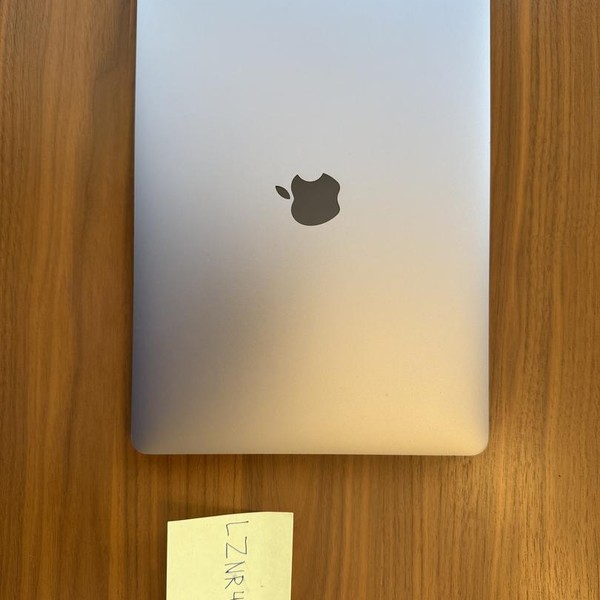 MacBook Pro 2019 - 13 inch - 256 GB, Gray, 8 GB, Intel Core i5
