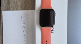Mint
													Apple Watch SE 2nd Gen 44mm - Starlight, A2723 - GPS, Aluminum, photo 2 of 7