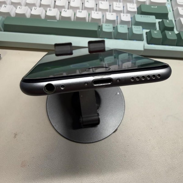 Apple iPhone 6 - Unlocked, 128 GB, Gray, A1586