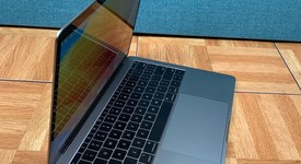 Fair
													MacBook Pro 2017 (No Touch Bar) - 13" - I5, Gray, 1 TB, 16 GB, photo 5 of 7