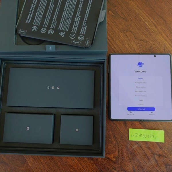 Honor Magic V3 - Unlocked Non-US, 512 GB, Green, 12 GB