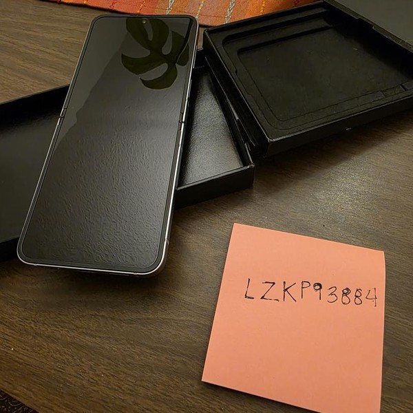 Samsung Galaxy Z Flip6 - Unlocked, 512 GB, Silver, 12 GB, SM-F741U1