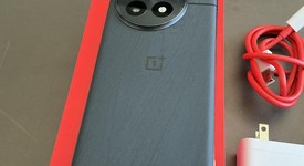 Mint
													OnePlus 13 - Unlocked, Black Eclipse, 512 GB, 16 GB, photo 3 of 6
