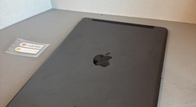 Good
													Apple iPad 9th Gen - Unlocked, Gray, 64 GB, A2603, photo 5 of 6