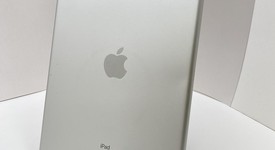 Fair
													Apple iPad 9th Gen - Unlocked, Silver, 64 GB, A2603, photo 3 of 7