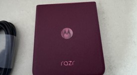 Mint
													Motorola Razr Ultra (2025) - Unlocked, PANTONE Rio Red, 512 GB, 16 GB, photo 3 of 10