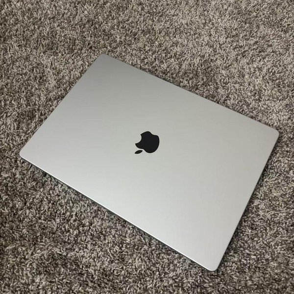 MacBook Pro 2021 - 16 inch - 512 GB, Silver, 16 GB, Apple M1 Pro 10-core