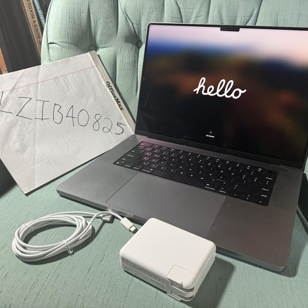 MacBook Pro 2023 - 16 inch - 1 TB, Silver, 16 GB, Apple M2 Pro 12-core