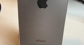 Fair
													Apple iPhone 5 - Unlocked, White, 16 GB, A1428, photo 3 of 7