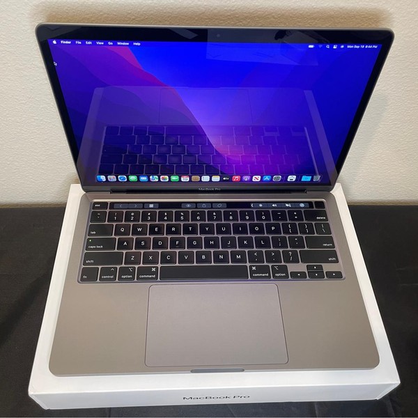 MacBook Pro 2020 - 13 inch - 256 GB, Gray, 8 GB, Intel Core i5
