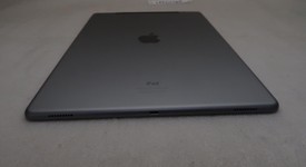 Good
													Apple iPad Pro 12.9" 1st Gen 2015 - Unlocked, Gray, 128 GB, A1652, 1st Gen 2015, photo 5 of 9