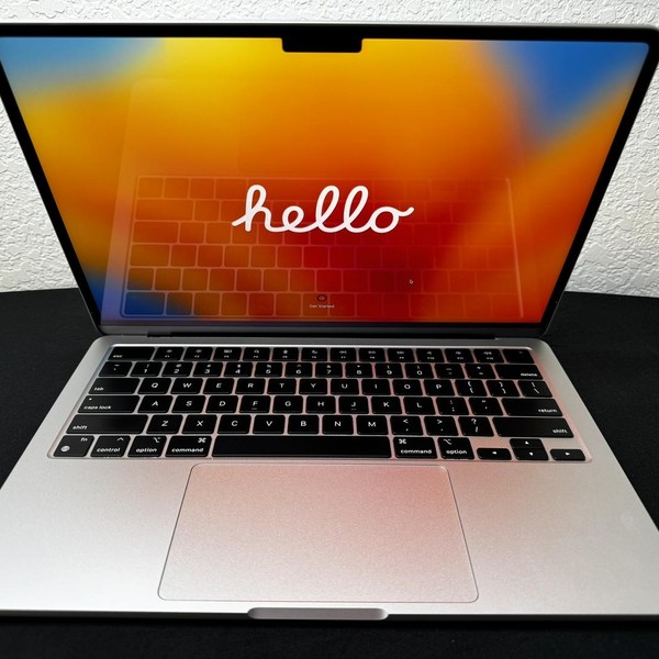 MacBook Air 2022 (M2) - 13 inch - 256 GB, Silver, 8 GB, Apple M2