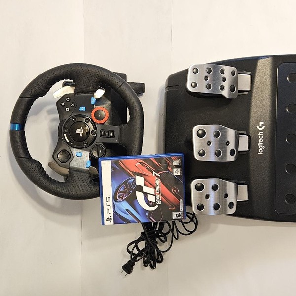 Logitech G29 Driving Force Racing Wheel