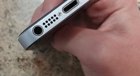 Good
													Apple iPhone SE 1st Gen 2016 - Unlocked, Grey, 64 GB, A1662, photo 4 of 10