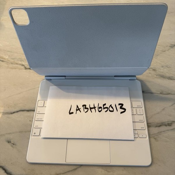 Apple Magic Keyboard for iPad Pro - White