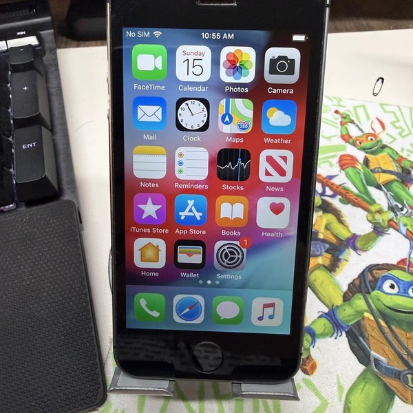 Apple iPhone 5S - Unlocked, 16 GB, Gray, A1533