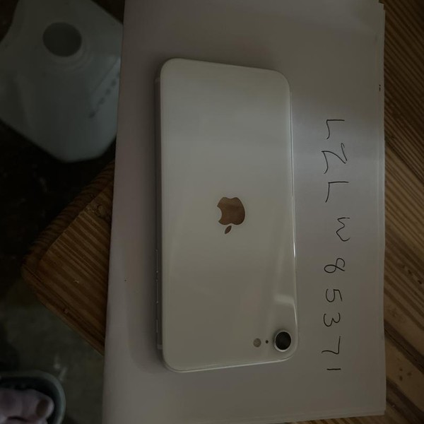 Apple iPhone SE 2nd Gen 2020 - Unlocked, 64 GB, White, A2275
