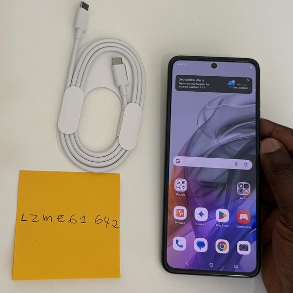 Motorola Razr (2024) - Unlocked, 256 GB, Gray, 8 GB