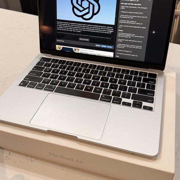 MacBook Air 2024 (M3) - 13 inch - 1 TB, Silver, 16 GB, Apple M3, 8-core GPU