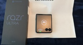 Mint
													Motorola Razr Ultra (2025) - Unlocked, PANTONE Scarab, 1 TB, 16 GB, photo 2 of 11