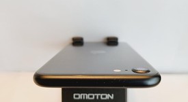 Mint
													Apple iPhone SE 2nd Gen 2020 - Unlocked, Black, 64 GB, A2275, photo 3 of 6