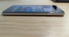 Good
													Apple iPhone SE 3rd Gen 2022 - Unlocked, Starlight, 64 GB, A2595, photo 4 of 13