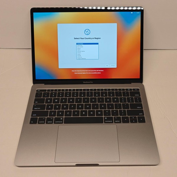 MacBook Pro 2017 (No Touch Bar) - 13 inch - 512 GB, Gray, 16 GB, Intel Core i5