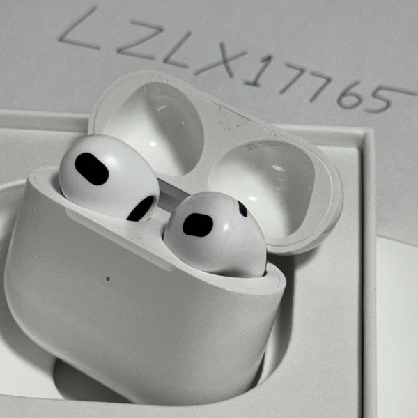 Apple AirPods 3rd Gen - Lightning Case