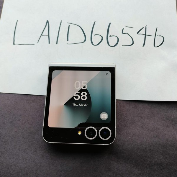 Samsung Galaxy Z Flip6 - AT&T, 256 GB, Silver, 12 GB, SM-F741U