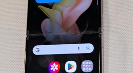 Good
													Samsung Galaxy Z Flip4 5G - T-Mobile, Rose Gold, 256 GB, 8 GB, SM-F721U, photo 2 of 10