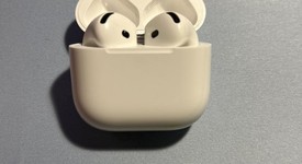 Used
													Apple AirPods 4th Gen - Active Noise Cancellation, photo 1 of 3