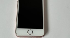 Good
													Apple iPhone SE 1st Gen 2016 - Unlocked, Rose Gold, 64 GB, A1662, photo 2 of 8