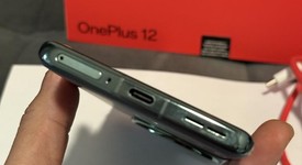 Mint
													OnePlus 12 - Unlocked, Green, 512 GB, 16 GB, CPH2583, photo 5 of 9