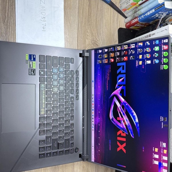 Asus ROG Strix G16 (2023) G614 - 1 TB, 16 GB, Intel Core i9